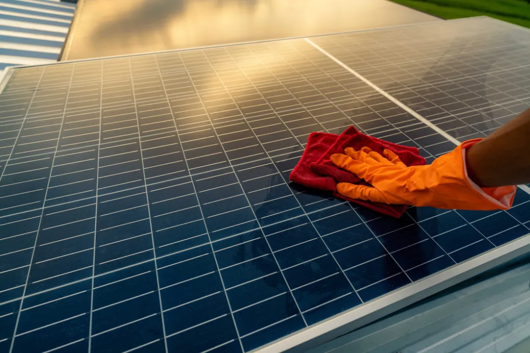 How To Clean Solar Panels In The UK - Top Tips And Tricks